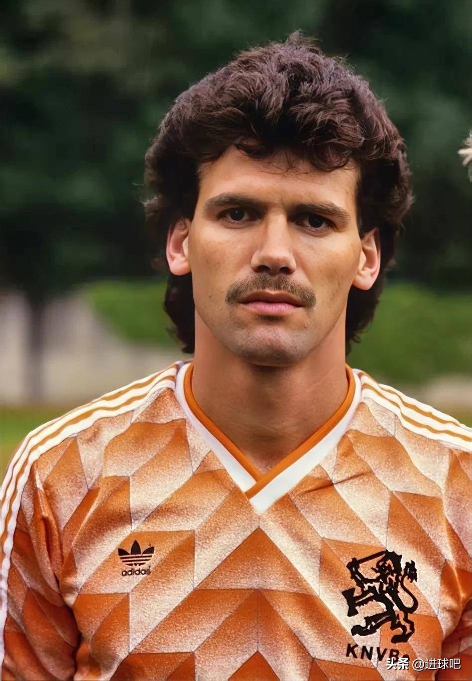 雷火电竞合作-荷兰队主帅被曝参与外国球员转会